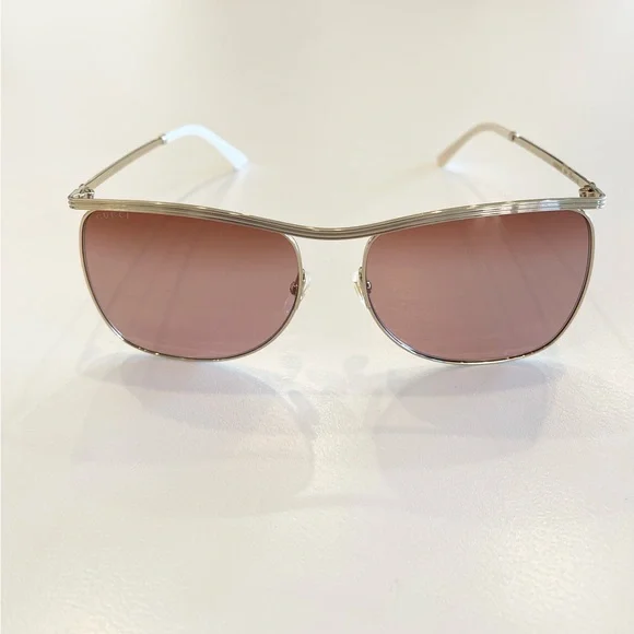 Gucci Sunglasses Oversized Gold Pink GG0820S 004 63 17 145 Made In ITALY $630 Gucci Sunglasses Oversized Gold Pink GG0820S 004 63 17 145  main image 4